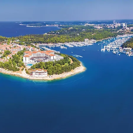 3 Bedroom Awesome Apartment In Pula * Pula