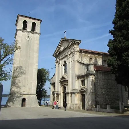 3 Bedroom Awesome In Apartamento Pula