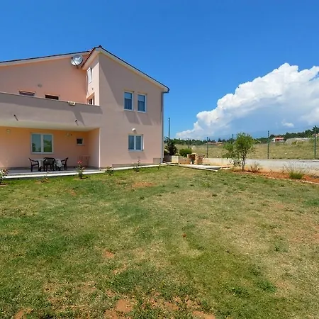 3 Bedroom Awesome In *