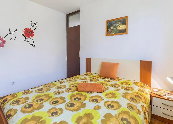 公寓 3 Bedroom Awesome In