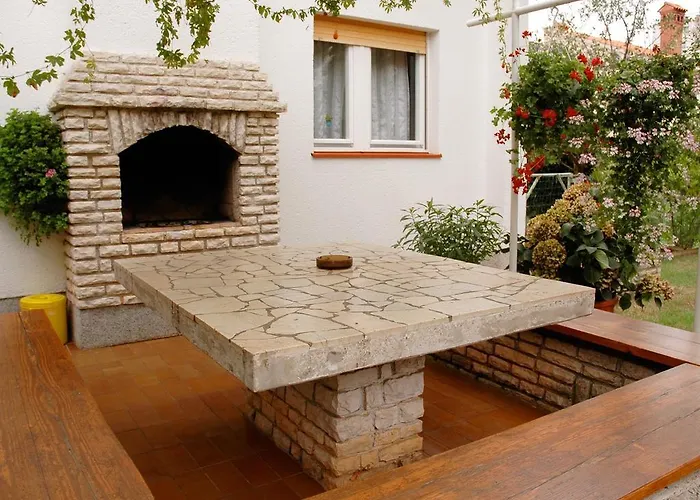 3 Bedroom Awesome Apartment In Pula Apartment Pula