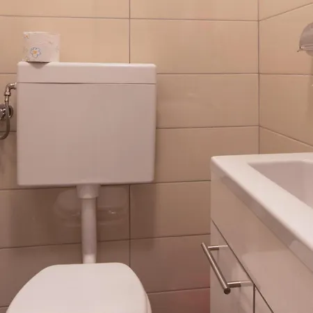 3 Bedroom Awesome In *