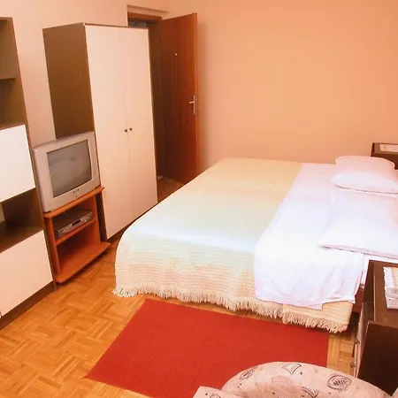 3 Bedroom Awesome Apartment In Pula Apartment