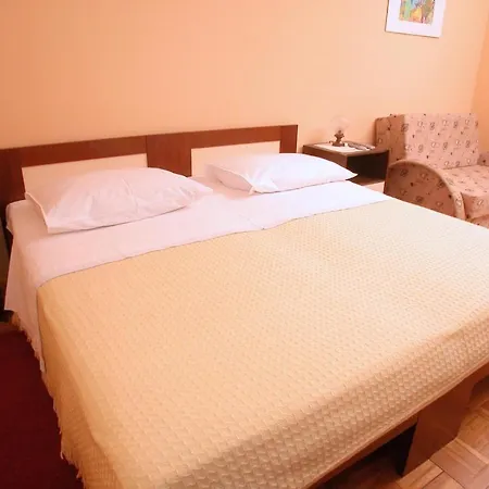 3 Bedroom Awesome Apartment In Pula * Pula