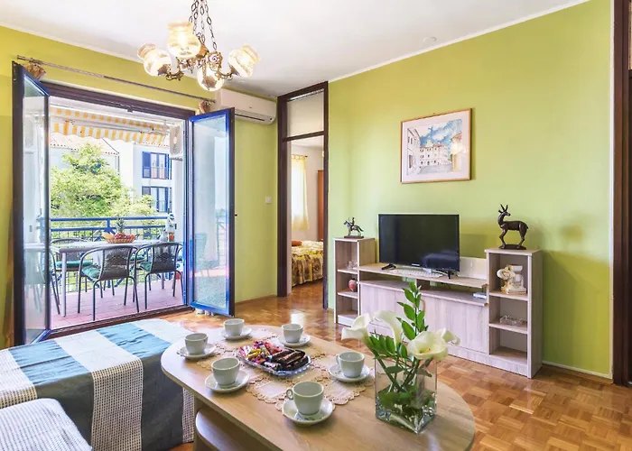 3 Bedroom Awesome Apartment In Pula Apartment Pula