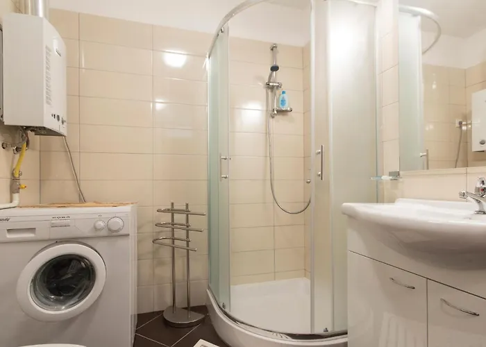 아파트 3 Bedroom Awesome In 풀라