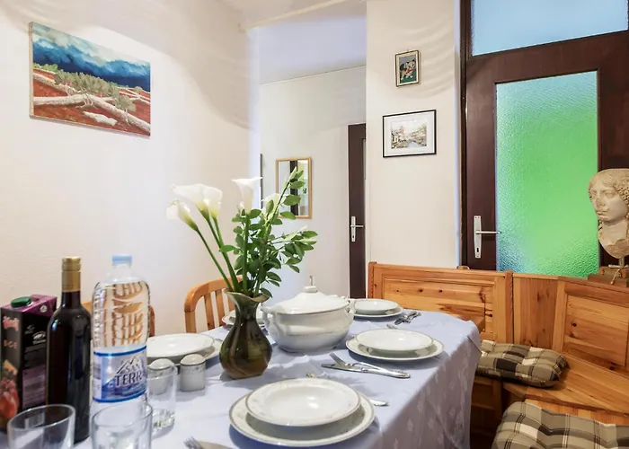 아파트 3 Bedroom Awesome In 풀라