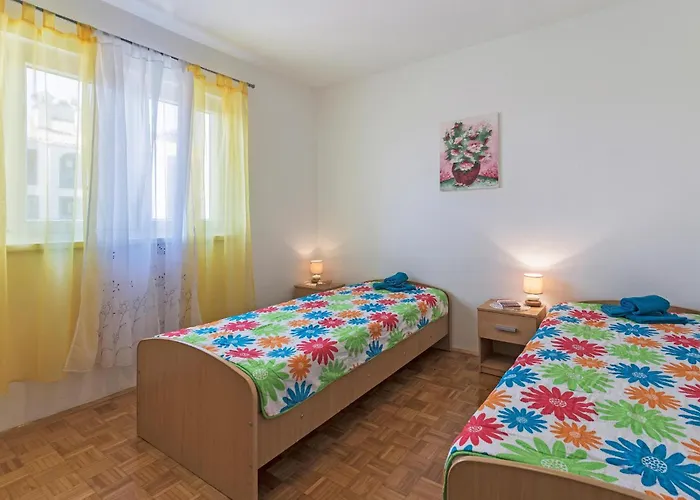 3 Bedroom Awesome Apartment In Pula Pula