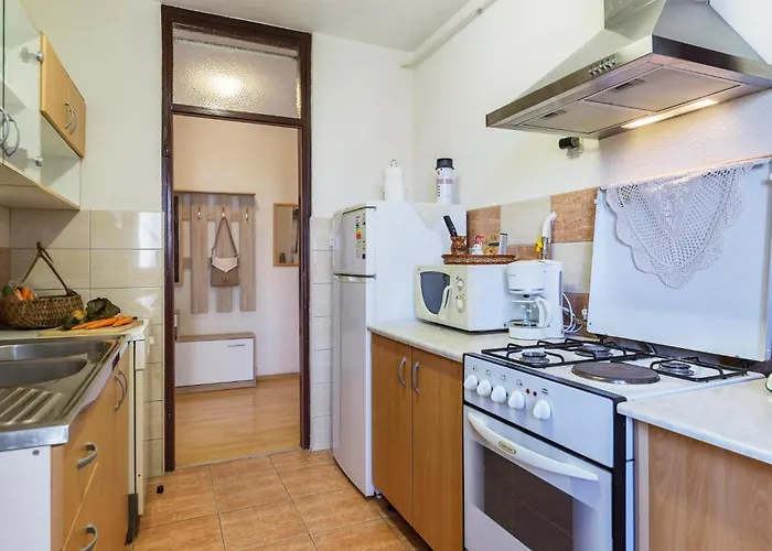 3 Bedroom Awesome Apartment In Pula Apartment