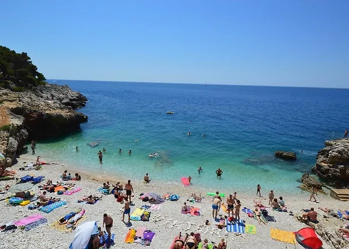 3 Bedroom Awesome Apartment In Pula Apartment Pula