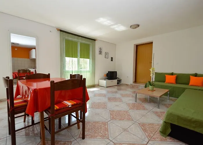 3 Bedroom Awesome Apartment In Pula