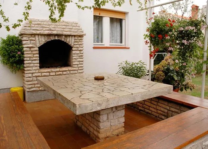 3 Bedroom Awesome Apartment In Pula Apartment