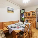 3 Bedroom Awesome In Διαμέρισμα Πούλα