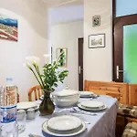 Διαμέρισμα 3 Bedroom Awesome In Πούλα