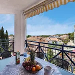 Διαμέρισμα 3 Bedroom Awesome In