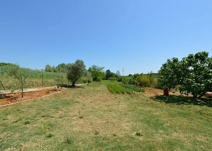 Appartement 3 Bedroom Awesome In *