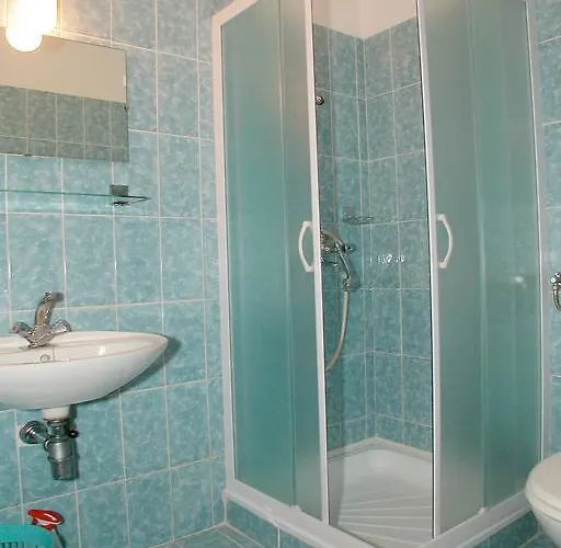 Appartement 3 Bedroom Awesome In *